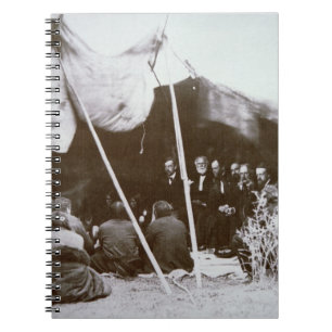 General William T. Sherman (1820-91) sitzt t vor Notizblock