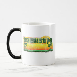 Generisches Touristenfreak-Retro-Logo für Reisen Verwandlungstasse
