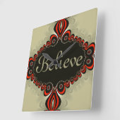 Genie Magic glaubt an die Uhr an der Wand (Winkel)