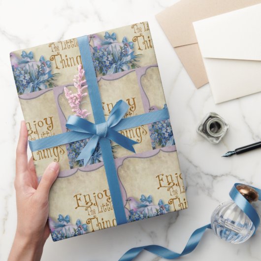 Genießen Sie das kleine, glänzende Wrapping Paper Geschenkpapier (Schenken)