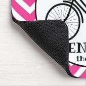 Genießen Sie das Zickzack Fahrradangebot in Rosa Mousepad (Ecke)