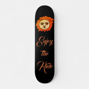 Genießen Sie den Coolen Löwenschwarz Skateboard