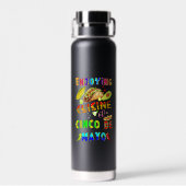 Genießen Sie die Küche im Cinco de Mayo Trinkflasche (Rückseite)