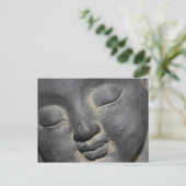 Gentle Buddha Face Stone Skulptur Postkarte (Stehend Vorderseite)