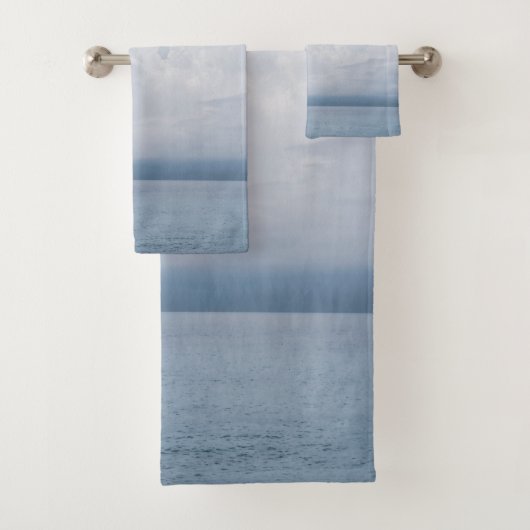 Gentle Cloudy Ocean Breeze 1 Badhandtuch Set (Insitu)