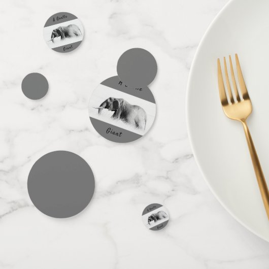 Gentle Giant Elephant Foto mit hoher Texttaste Konfetti (Gruppe)