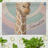Gentle Giant: Pastel Giraffe Geschirrtuch (Gefaltet)