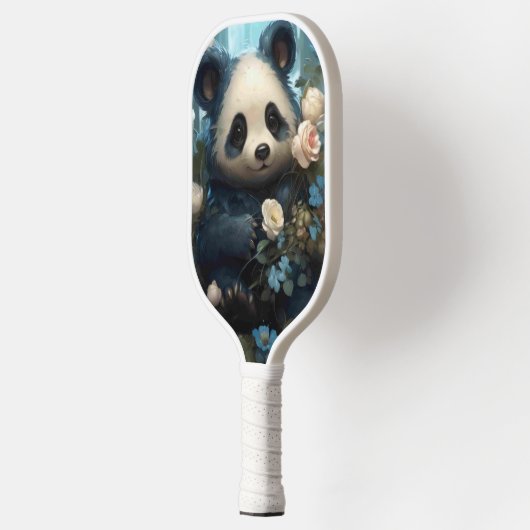 Gentle Panda Bear zwischen Dschungel-Rose Pickleball Schläger (Links)