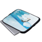 Gentoo Pinguin, Pygoscelis Papua, springt ab Laptopschutzhülle (Vorne Knopf)