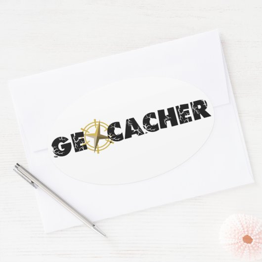 Geocacher mit Kompass Ovaler Aufkleber (Umschlag)