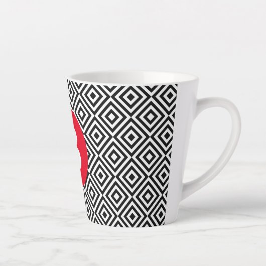 Geometric Black and White Pattern Red Monogram Milchtasse (Rechts)