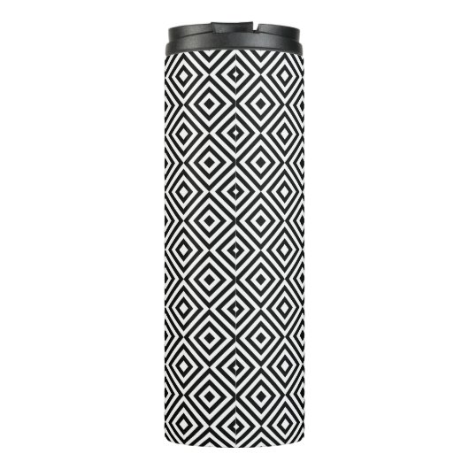 Geometric Black and White Pattern Red Monogram Thermosbecher (Rückseite)