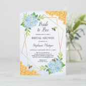 Geometric Blue Hydrangea Honey Bee Brautparty Einladung (Stehend Vorderseite)