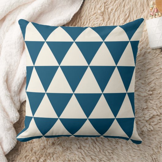 Geometric Blue und Elvory White Modern Cushion Kissen (Decke)