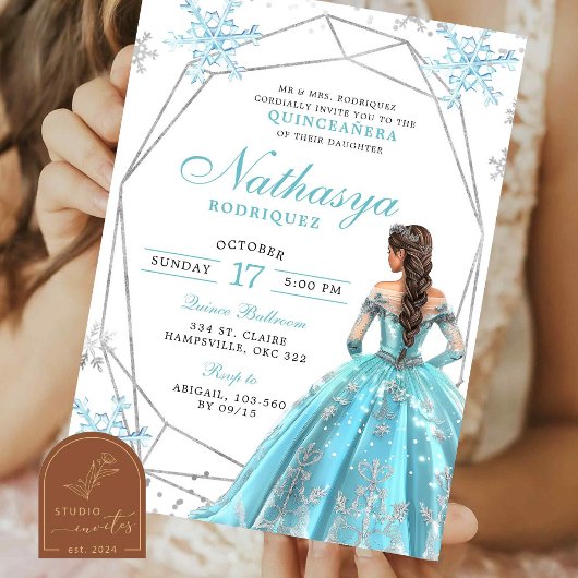 Geometric Blue Winter Snowflake Quinceanera Einladung
