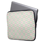 Geometric Diamond Pattern Pastel Pink and Blue Laptopschutzhülle (Vorderseite Links)