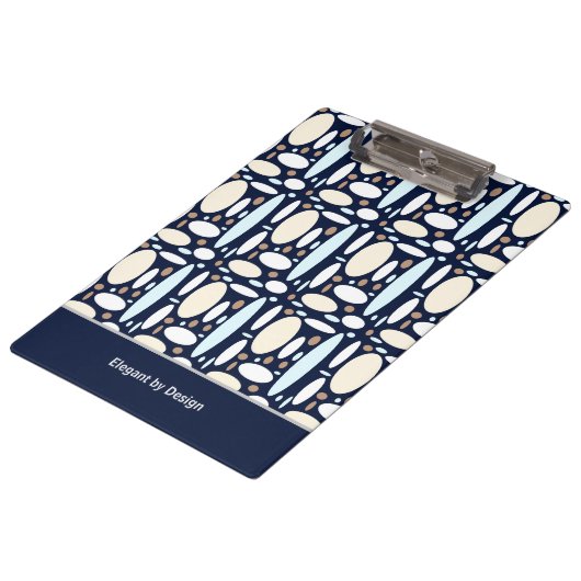 Geometric Elegance Klemmbrett (Schrägansicht)