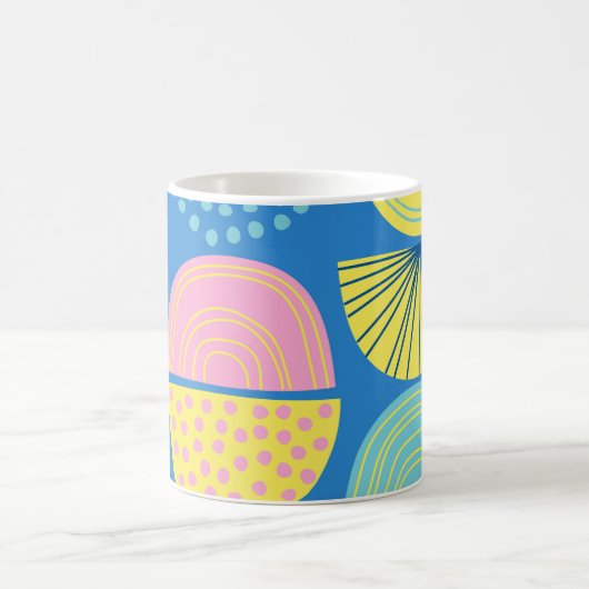 Geometric Nordic: Moderner Abstrakter Hintergrund. Kaffeetasse (Mittel)