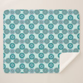 Geometric Ornate Floral Pattern Blue and Teal Sherpadecke (Vorderseite (Horizontal))