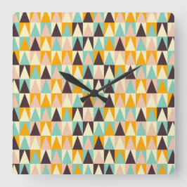 Geometric pattern of multi-colored triangles  quadratische wanduhr