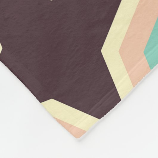 Geometric pattern with alternating dark star shape fleecedecke (Ecke)