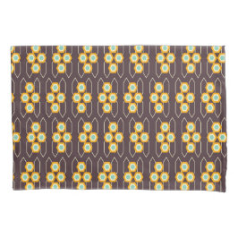 Geometric pattern with orange and blue hexagons kissenbezug