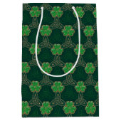 Geometric St Patricks day Celtic Triskele Kleeblat Mittlere Geschenktüte (Vorderseite)