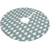 Geometric Xmas Tree Pattern | Minimal Sage Green Polyester Weihnachtsbaumdecke (Schrägansicht)