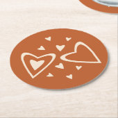 Geometrie in Liebe - Creme auf rotem Ocker - Bild. Runder Pappuntersetzer (Angewinkelt)