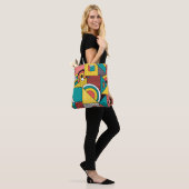 Geometrisch farbig: abstraktes Muster. Tasche (Am Model)