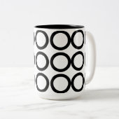 Geometrisch für Schwarzweiß Zweifarbige Tasse (VorderseiteRechts)