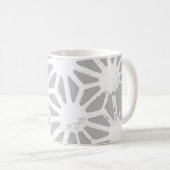 geometrisch-grau-weiße Muster Kaffeetasse (VorderseiteRechts)