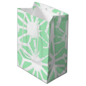geometrisch grün mittlere geschenktüte (Vorderseite Schrägansicht)