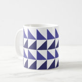 Geometrisch lila blaue geometrische Dreiecke Kaffeetasse (Vorderseite Links)