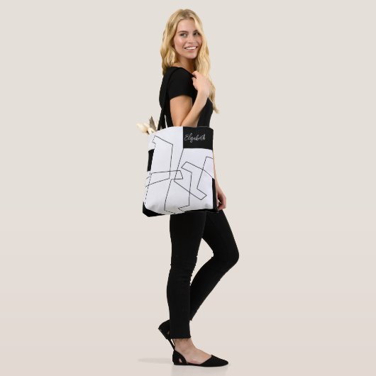 Geometrisch Mit Monogramm Schwarz und Weiß Tasche (Am Model)