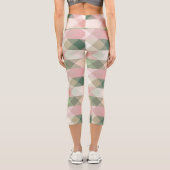 geometrisch pastellfarbenes Rautenmuster Capri Leggings (Rückseite)