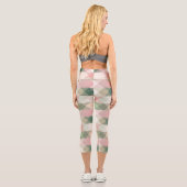 geometrisch pastellfarbenes Rautenmuster Capri Leggings (Rückseite)