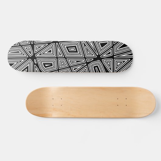 Geometrisch - Schwarz auf Holz Skateboard (Horizontal)