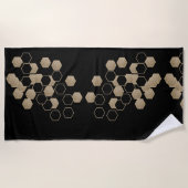 geometrisch-schwarz-goldenes Hexagon-Muster Strandtuch (Vorderseite)