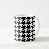 geometrisch Schwarz-weißes Hahnentrittmuster Kaffeetasse (VorderseiteRechts)