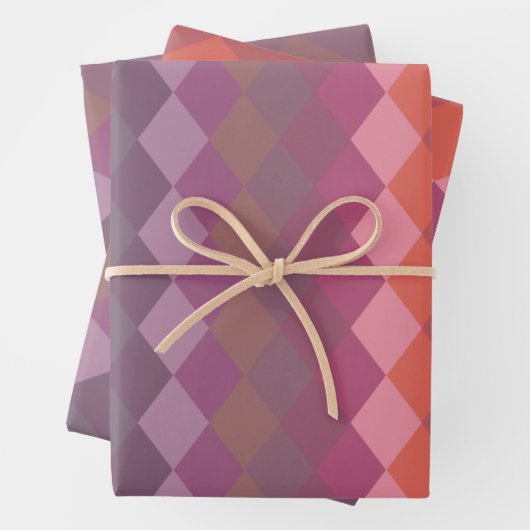 Geometrische Diamantformate in geröteten Rainbow-F Geschenkpapier Set (Beispiel)