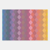 Geometrische Diamantformate in geröteten Rainbow-F Geschenkpapier Set (Vorderseite)