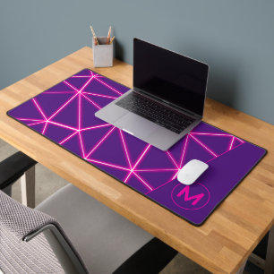 Geometrische Dreiecke Neon-Pink Monogramm Lila Schreibtischunterlage