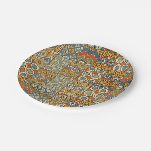 Geometrische farbenfrohe antike ägyptische Grafik Pappteller (Schrägansicht)