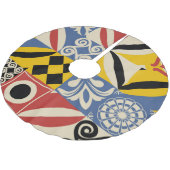 geometrische Formen im Retro: Azulejos-Fliesen. Polyester Weihnachtsbaumdecke (Schrägansicht)