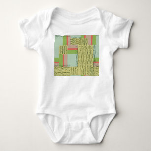 Geometrische Formen: Pinselstrichmuster. Baby Strampler
