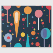 Geometrische Formen und Sterne auf schwarzem Hinte Geschenkpapier (Flach)