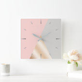 geometrische geometrische Dreiecke aus Rosa, Grau  Quadratische Wanduhr (Zuhause)