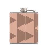 Geometrische große Dreiecke Mocha Mousse Dusty Pin Flachmann (Rückseite)