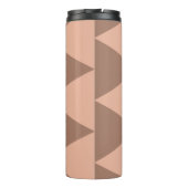 Geometrische große Dreiecke Mocha Mousse Dusty Pin Thermosbecher (Rückseite)